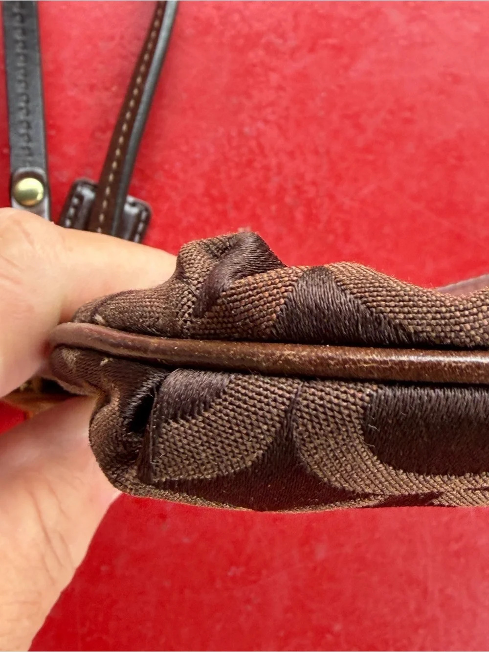 Vintage Coach Madison Op Art Signature Pleated Wristlet Chocolate Brown 41988
